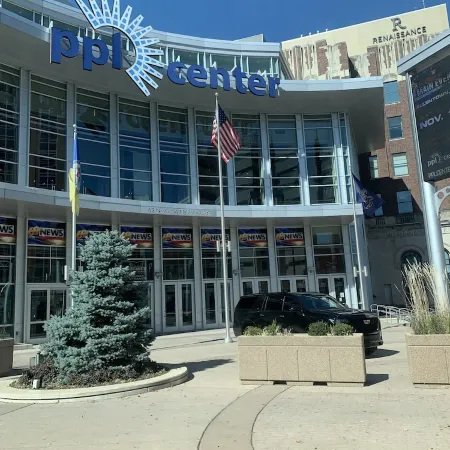 Continental travelers suite!! Spacious apartment, 5 minutes from Dorney Park !!