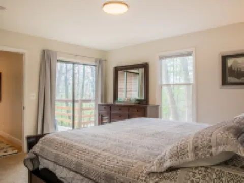 Cozy Cabin in Massanutten Resort, private yard, minutes from attractions! Hotels in Massanutten