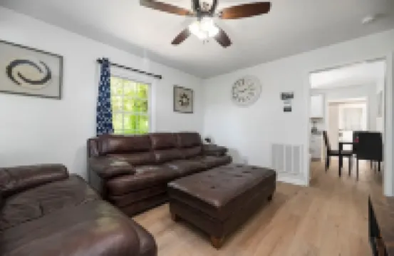 North of Gastonia Cute Cottage w/ Comfort & Style