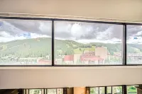 🎿The Little Red Ski Haus