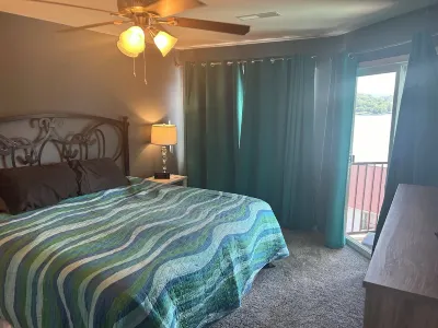Cozy, Comfortable  2-Bedroom Condo with Panoramic Views and Perfect Location.