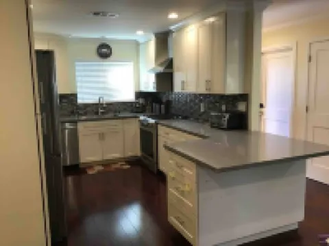 Luxury Carbon Neutral 4-Suite Home w/ Pool, Laundry キャンベルのホテル