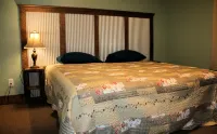 Lynnhurst Resort - Kentucky Lake Water View Cabin 4 (Dog Friendly