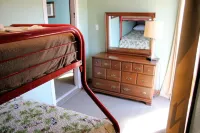 Lynnhurst Resort - Kentucky Lake Water View Cabin 4 (Dog Friendly