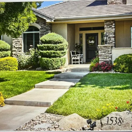 Wonderful large family home, pool, hot tub, outdoor kitchen, Bear Claw Poppy