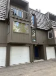 Stay and play, sleeps 6 with a beautiful view of Schweitzer Mountain