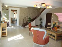 La Maison d'Alfred the charm of an old farmhouse at the foot of the luberon Hotels in Cavaillon