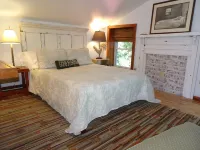 Cozy mountain cottage, 5 minute walk to downtown West Jefferson.
