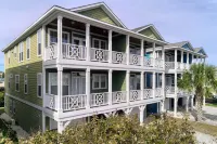 2 Minutes to the Beach, Ocean Views, Side by Side Homes, Rent Separate/Together Hotels near Fort Fisher Recreation Reserve Observation Deck