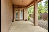 Large Sedona single family home with red rock views, walk to Bell Rock Hotels in Village of Oak Creek
