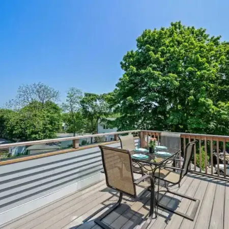 1BR with Private Deck + Ocean Views· Private Parking · King Bed