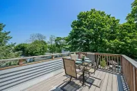 1BR with Private Deck + Ocean Views· Private Parking · King Bed