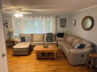 The Jadwin House LLC, Located in Jadwin, Missouri, sleeps 14 guests.