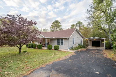 New Weston Cottage - Sleeps 6, Cozy and Private Stay! Hotels near JCPenney