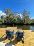 EPIC Weeki Wachee riverfront home *Waterfront *Kayaks included Weeki Wachee Spring附近的飯店