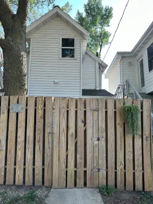 The Lakeview w/ the BEST location & views!  Newly remodeled Lakefront home! 🌴