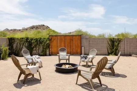 Desert Sky Ranch: Heated Pool, Mountain Views, Ping-Pong, Fire Pit