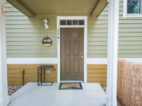 Colorado Rockies 3-Bedroom Retreat Hotels in Longmont