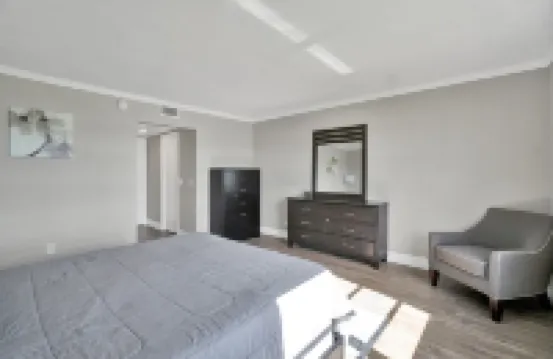 Waterfront condo & boat dock at the Heart of Palm Beach