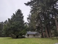 Escape to Serenity on a 40-acre Ranch near Floras Lake 포트 오르포드 인터프레티브 워크웨이 주변 호텔