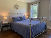 The Edinburgh Cottage