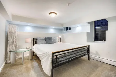 Cherry Creek North - Walkable! Discount cleaning fee!!! Basement level apartment Hotel a Cherry Creek