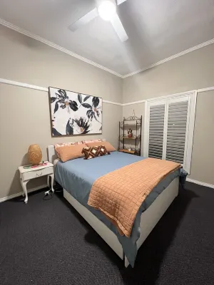 BLACKSMITHS LANE 2 BEDROOMGorgeous ultra clean 2 Bedroom/2 Bathroom cottage.