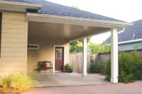 Walk .4 Miles to Texas A&M Campus and Aggie Park, Private Entry /Covered Parking