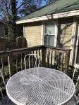 Charming!!!A Midtown cottage in the center of it all!