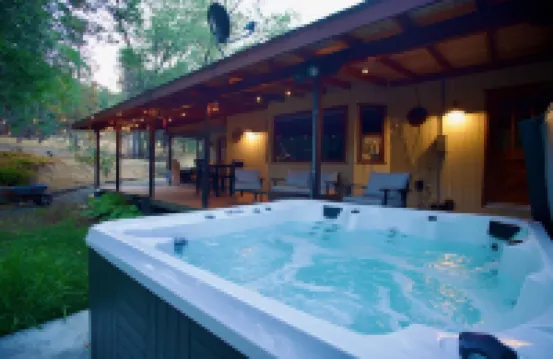 Cozy Mid-Century Cottage Near Sierra National Forest and Yosemite Park.