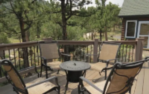 Majestic views! 4 bedroom, 4.5 bath home close to town