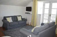 Stylish penthouse apartment for 4 in Beaumaris Hotel a Beaumaris