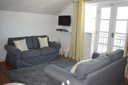 Stylish penthouse apartment for 4 in Beaumaris 酒店