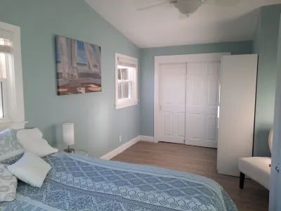 Seaside Escape just steps to Good Harbor beach in Gloucester Hotel in zona Gloucester Train Station