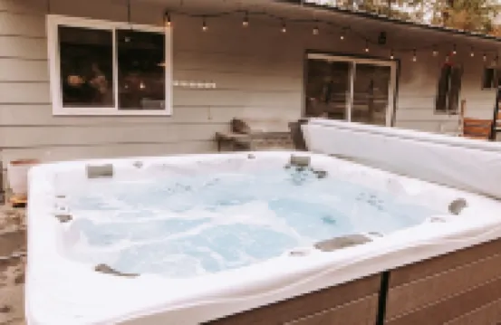 Alpacas • Hot Lake View • Hot Tub • Near Schweitzer