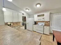 Charming 2-bedroom house with AC, WiFi in wonderful The Colony