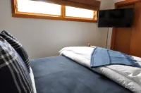 Immaculate Updated Condo, 5 Minutes from Skiing!