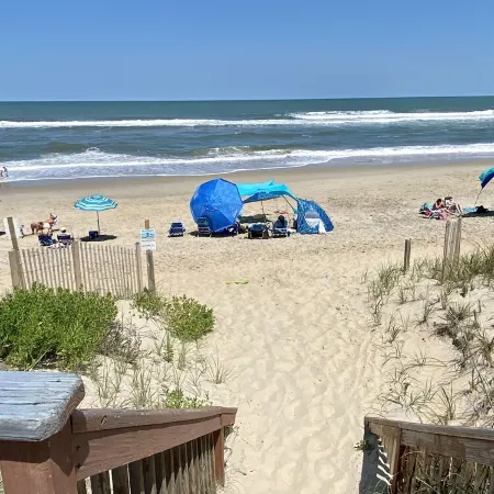 Lovely Oceanside condo in beautiful Duck, North Carolina Outer Banks!