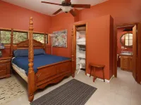 Mountain Cabin with long range views, privacy, and more. Hotels in Campton