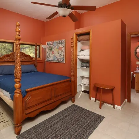 Mountain Cabin with long range views, privacy, and more.