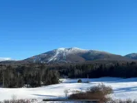 The Greenstone House in Vermont’s Northeast Kingdom! Hotels in Burke