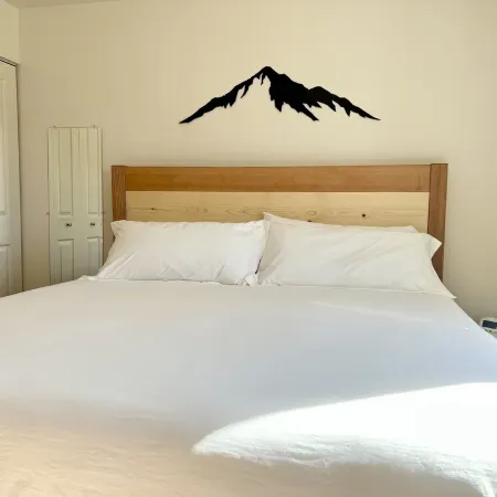Cozy & Clean 1 Bedroom Apartment - Free Parking