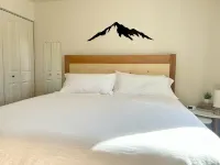 Cozy & Clean 1 Bedroom Apartment - Free Parking