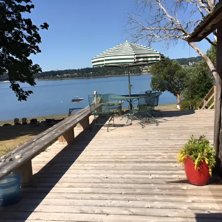 Bainbridge Island Water's Edge Log Cabin just feet from the beach! Pet Friendly
