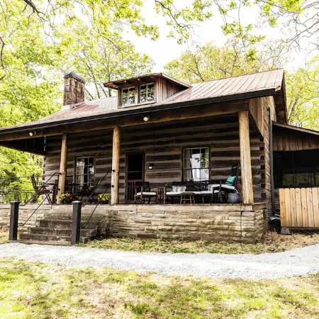 Granddaddy's Cabin -ON THE BLUFF OF DAYTON MTN! 13 Minutes from Chickamauga Lake