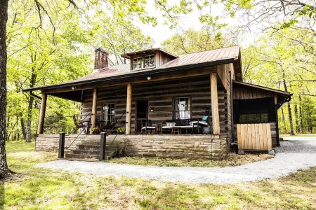 Granddaddy's Cabin -ON THE BLUFF OF DAYTON MTN! 13 Minutes from Chickamauga Lake