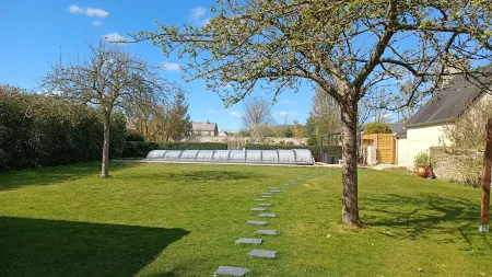 Gîte with swimming pool, Nordic bath, close to the landing beaches