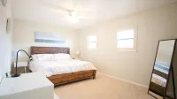 Beautiful Townhome Steps from Beach
