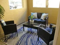 Stunning Luxury "SEA SALT CONDO" mins to Clearwater Beach w/Salt Wtr Pool, Gym