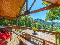 Stunning Mtn Views, Hot Tub+Fire Pit, Fireplace~Grill, WiFi, Private, Near Town! Hotels in Mitchell County